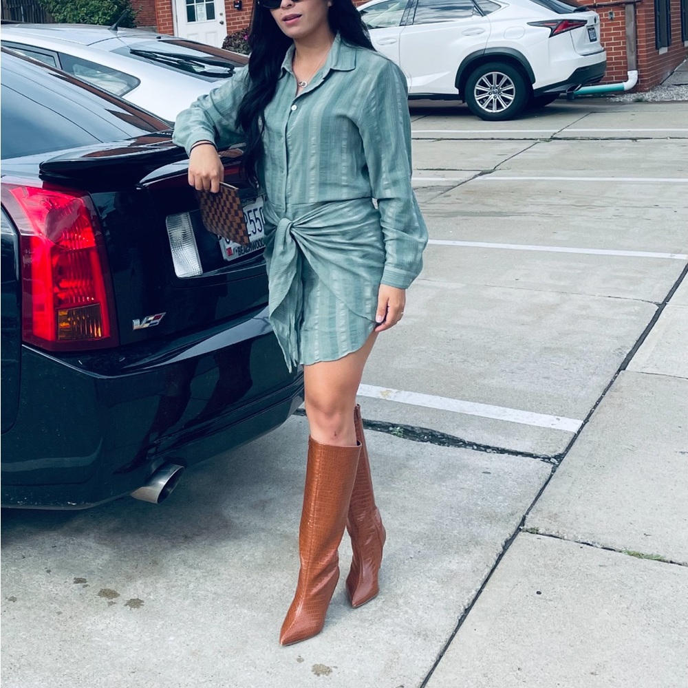 Dress - Picture 3 of 3